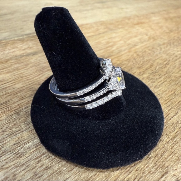 Modern Gents Delilah Pear Cut Engagement Ring Set + Zoey Chevron Band, Size 11 - Picture 3 of 4